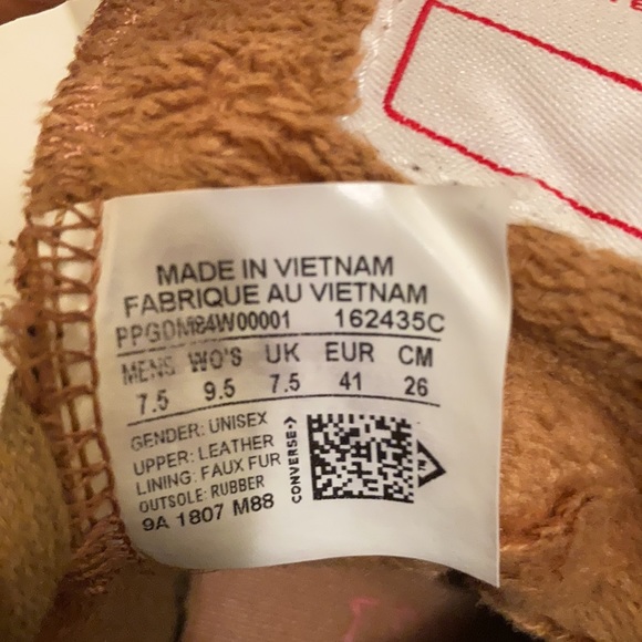 SOLD Faux Fur Lined Converse AllStar Hi-Tops! - Picture 6 of 6